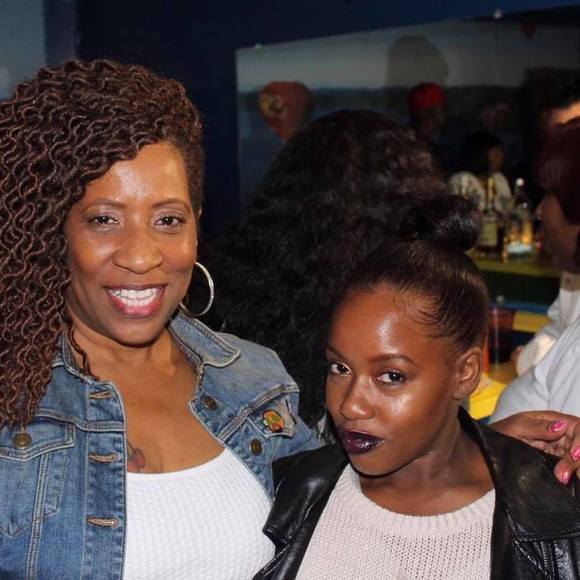 Meet your Posher, Linda - Picture 1 of 1